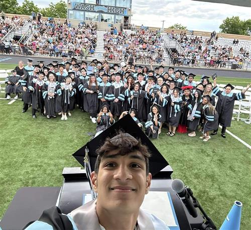 Graduation Class of 2024 Selfie   
